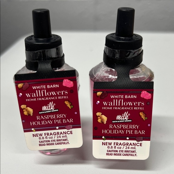 Bath & Body Works Other - White Barn Raspberry Holiday Pie Bar Fragrance Refill - Rich Red and Pink